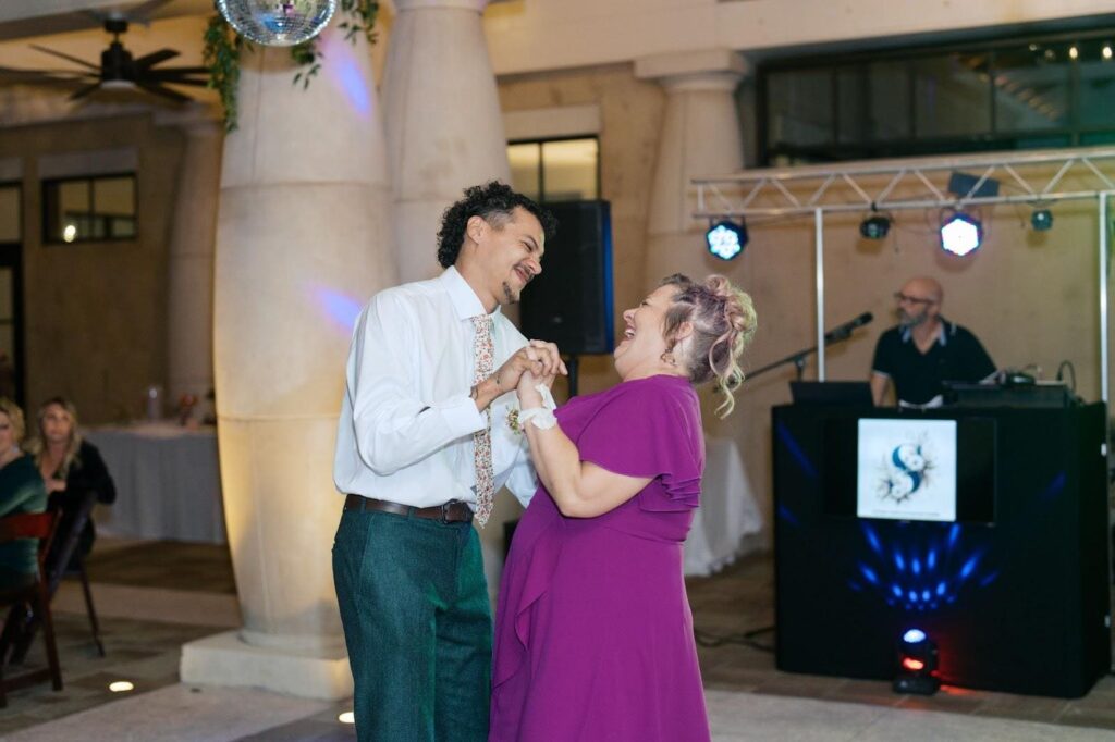 image of couple dancing at 21 main event venue